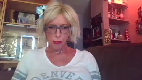 Girlinrock online show from 09/21/25, 12:34