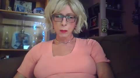 Girlinrock online show from 12/22/25, 01:57