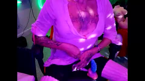 girls227445638252 online show from 09/28/25, 06:19