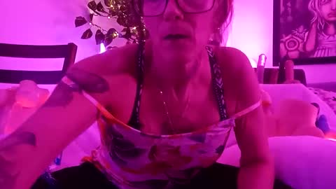 girls227445638252 online show from 05/17/26, 06:00