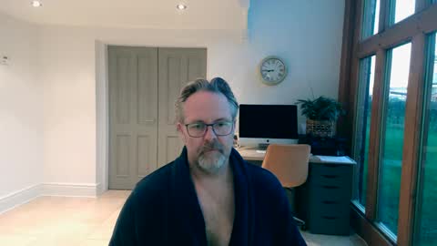 girlsandbikes online show from 01/02/25, 08:17