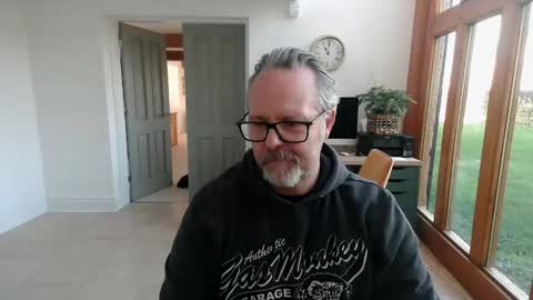 girlsandbikes online show from 01/14/25, 10:59