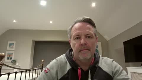 girlsandbikes online show from 12/18/25, 05:41