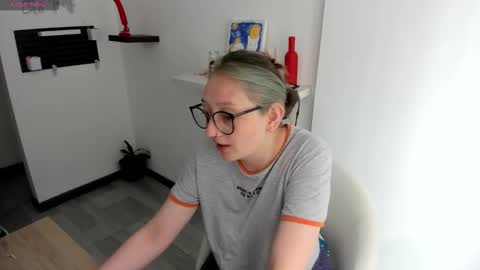 Maze    Thumbs up online show from 11/01/25, 04:20