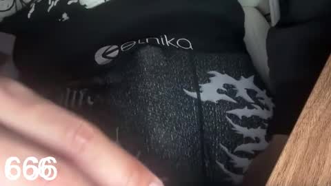 girlsonlyy666 online show from 11/26/25, 12:11