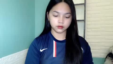 Rhaine online show from 10/06/25, 08:23