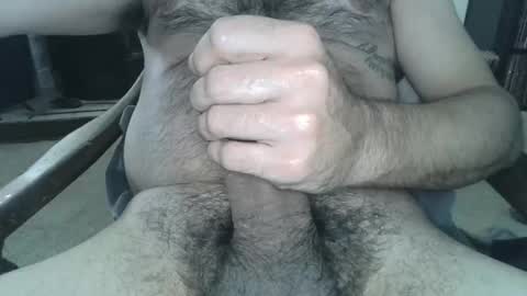 Snapshot of girthyhunguy chatting on 01/05/25, 04:06 girthyhunguy online show from 01/05/25, 04:06