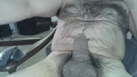 Snapshot of girthyhunguy chatting on 01/06/25, 08:07 girthyhunguy online show from 01/06/25, 08:07