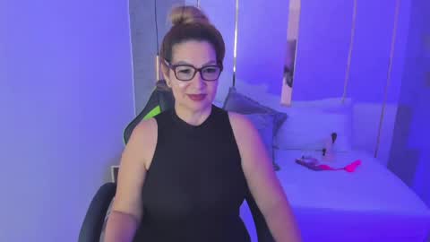 Snapshot of gisela27 chatting on 05/13/26, 12:57 Gisella online show from 05/13/26, 12:57