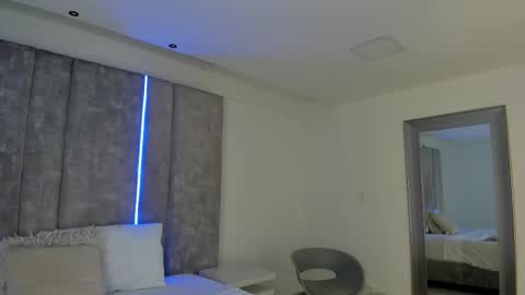     online show from 02/15/25, 11:17