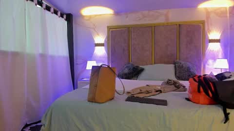     online show from 09/21/25, 11:45