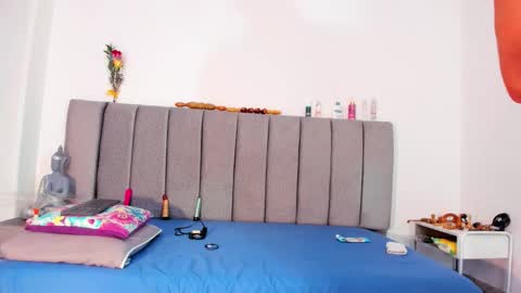 Snapshot of giselle_james chatting on 03/02/26, 06:04 giselle_james online show from 03/02/26, 06:04