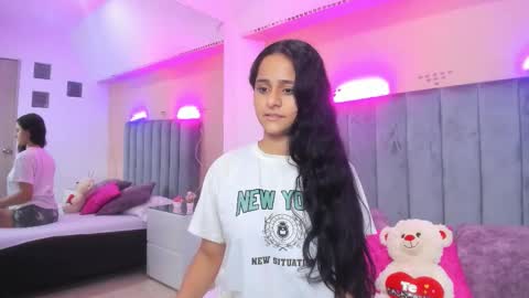 GISELLE ROLDAN online show from 12/20/25, 03:35