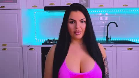 Giulia online show from 03/23/26, 09:30