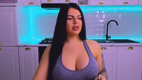 Giulia online show from 03/25/26, 09:43