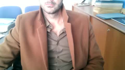 giuseppevai1 online show from 10/24/25, 10:33