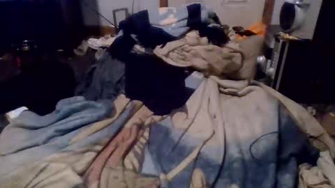 Snapshot of givr6inches chatting on 12/16/24, 04:55 e-Bizl online show from 12/16/24, 04:55