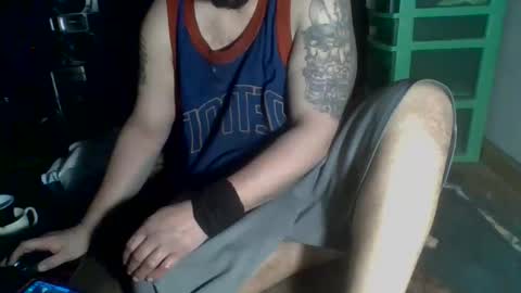 Snapshot of givr6inches chatting on 11/14/25, 11:35 e-Bizl online show from 11/14/25, 11:35