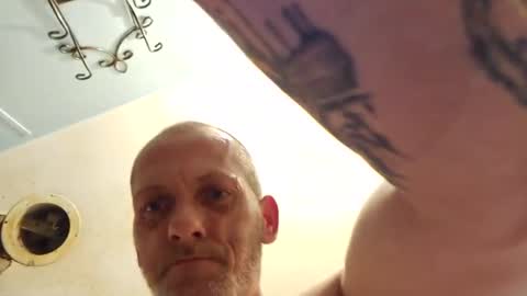 Snapshot of gixxer8282 chatting on 12/25/24, 10:17 gixxer8282 online show from 12/25/24, 10:17