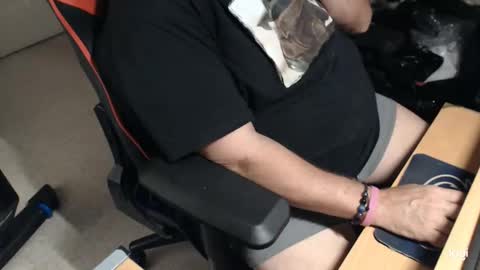 Snapshot of gizmo706 chatting on 10/21/25, 08:09 gizmo706 online show from 10/21/25, 08:09