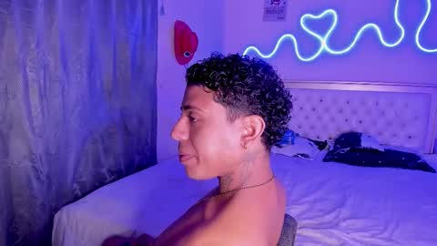 Snapshot of glader_guy chatting on 11/10/25, 10:31 only for you bby online show from 11/10/25, 10:31