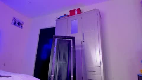 Snapshot of glader_guy chatting on 11/20/25, 10:20 only for you bby online show from 11/20/25, 10:20