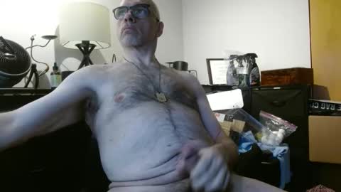 Snapshot of glaikind925958 chatting on 04/04/26, 03:49 glaikind925958 online show from 04/04/26, 03:49