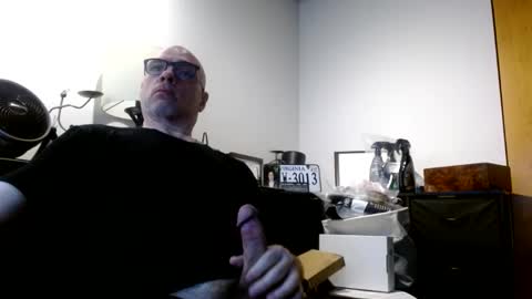 Snapshot of glaikind925958 chatting on 05/08/26, 03:01 glaikind925958 online show from 05/08/26, 03:01