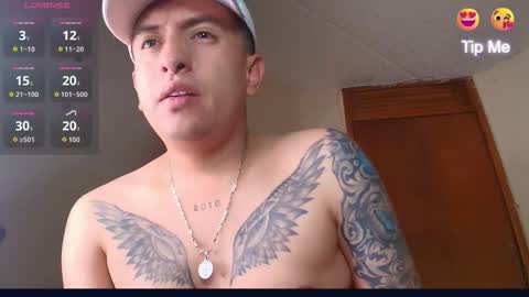 Snapshot of gleen__ chatting on 11/15/25, 01:14 danny online show from 11/15/25, 01:14