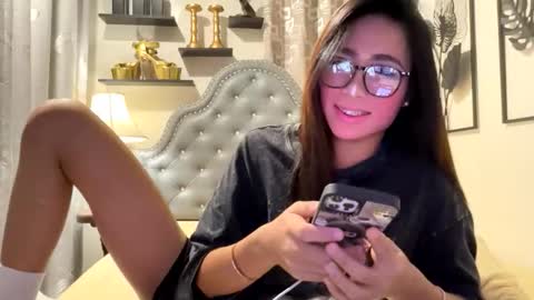 Snapshot of gleiahong chatting on 06/07/26, 12:42 gleiahong online show from 06/07/26, 12:42