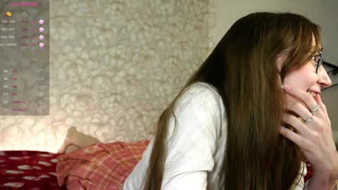 Snapshot of glennabardy chatting on 01/06/25, 02:14 Sandra online show from 01/06/25, 02:14