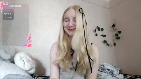 Snapshot of glennabeem chatting on 04/24/26, 07:00 Laura online show from 04/24/26, 07:00