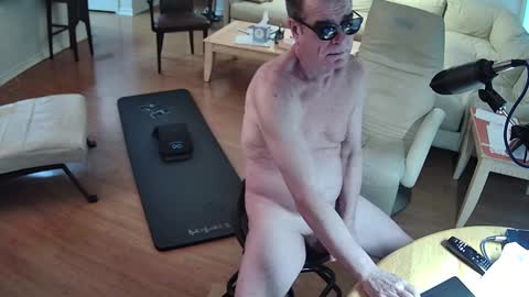 Snapshot of glennbootycam chatting on 12/06/24, 08:18 glennbitch online show from 12/06/24, 08:18