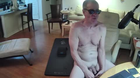 Snapshot of glennbootycam chatting on 10/06/25, 02:20 glennbitch online show from 10/06/25, 02:20