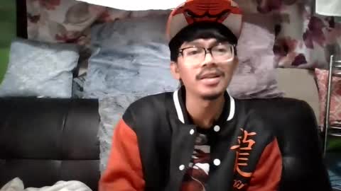 Snapshot of glennbunnylovedaddy69 chatting on 09/09/25, 12:26 glennbunnylovedaddy69 online show from 09/09/25, 12:26