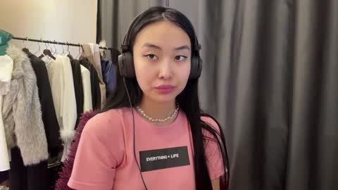 Mia online show from 03/26/26, 10:54