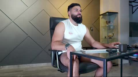 Matthew .. for short call me Matt online show from 02/18/25, 05:20