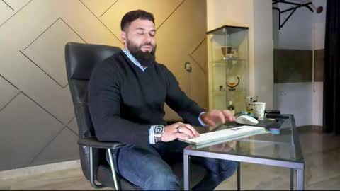 Matthew .. for short call me Matt online show from 02/21/25, 09:43