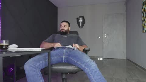 Matthew .. for short call me Matt online show from 12/04/25, 07:06