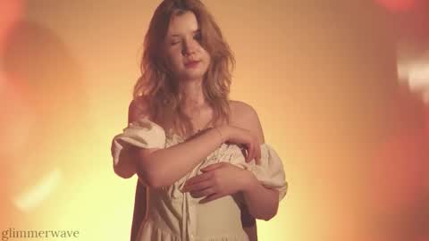 Snapshot of glimmerwave chatting on 01/13/26, 07:08 Gracia online show from 01/13/26, 07:08