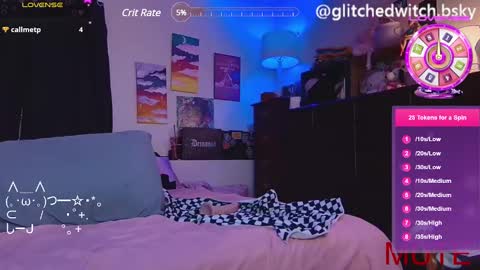 Snapshot of glitchwitch chatting on 02/28/25, 06:10 Glitch online show from 02/28/25, 06:10