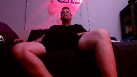 Snapshot of glitterstud chatting on 04/25/26, 07:55 glitterstud online show from 04/25/26, 07:55