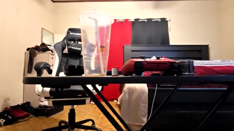 Snapshot of glomightyj chatting on 02/16/26, 02:18 glomightyj online show from 02/16/26, 02:18