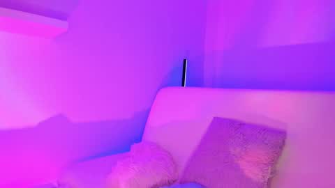 Mimi online show from 02/19/25, 10:09