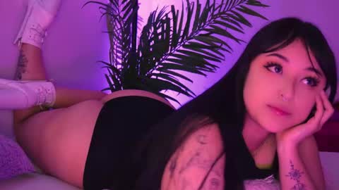 Mimi online show from 04/15/26, 09:48