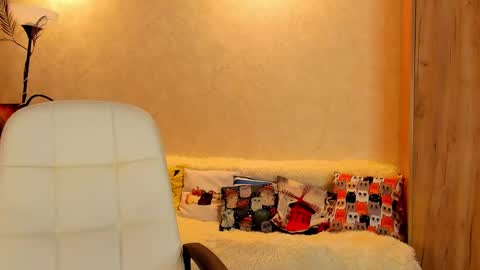 Gloria Wood online show from 03/08/25, 09:40