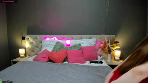 gloriaa_scott online show from 04/05/26, 01:03