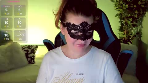 Snapshot of gloriagrays chatting on 10/31/25, 07:59 gloriagrays online show from 10/31/25, 07:59