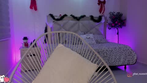 Moon Nicoll  online show from 12/29/24, 02:17