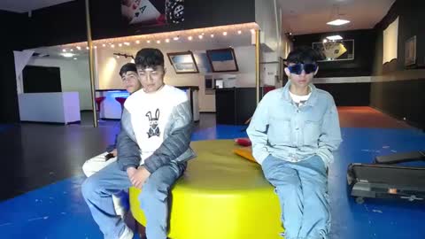 THOMAS AND DAMIAND online show from 01/26/25, 05:02